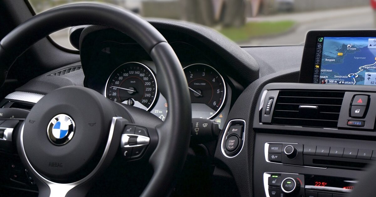 TÜV Rheinland vai certificar cibersegurança veicular na Alemanha