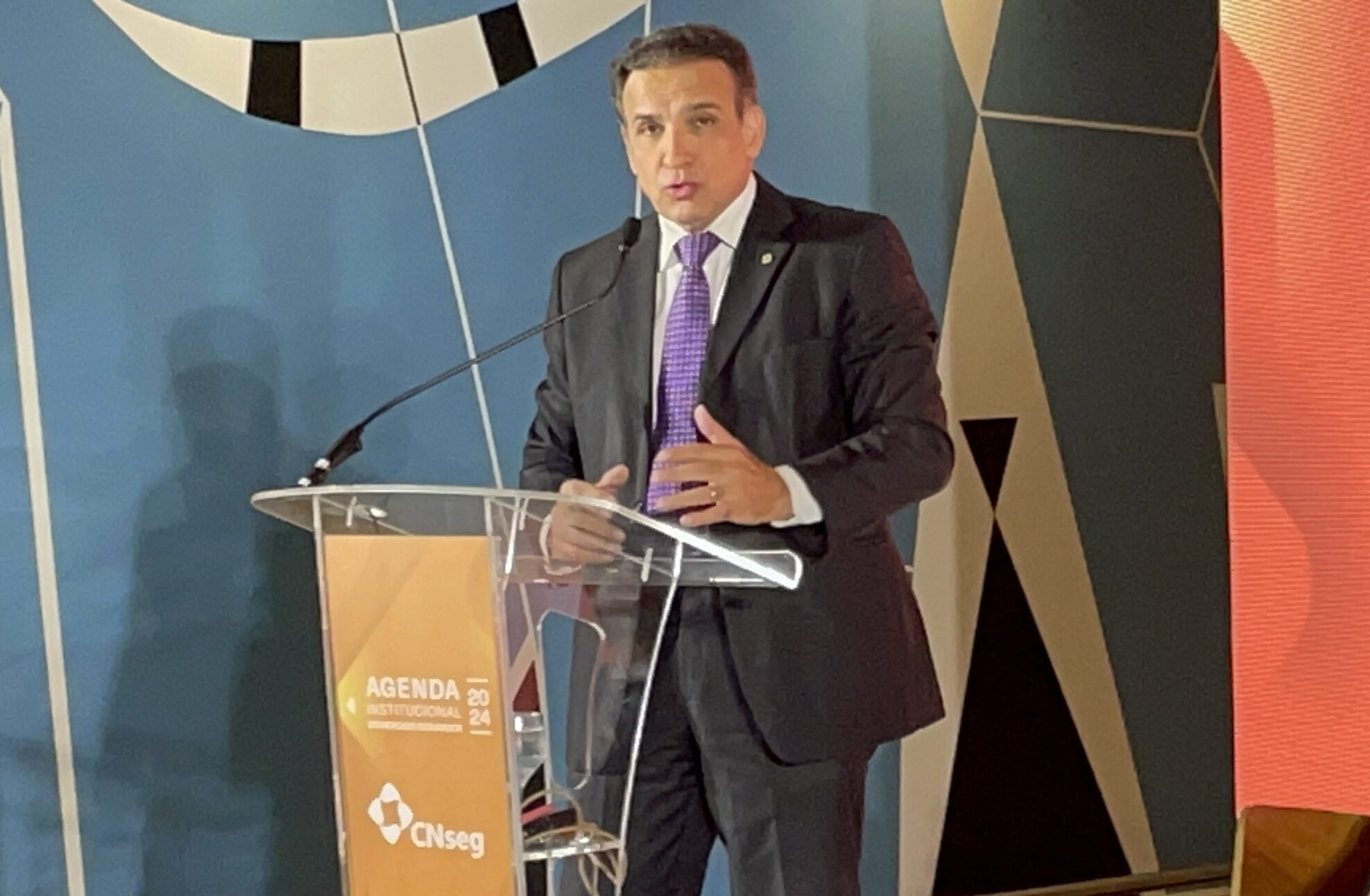 Deputado Hugo Leal defende retorno do seguro DPVAT ao mercado