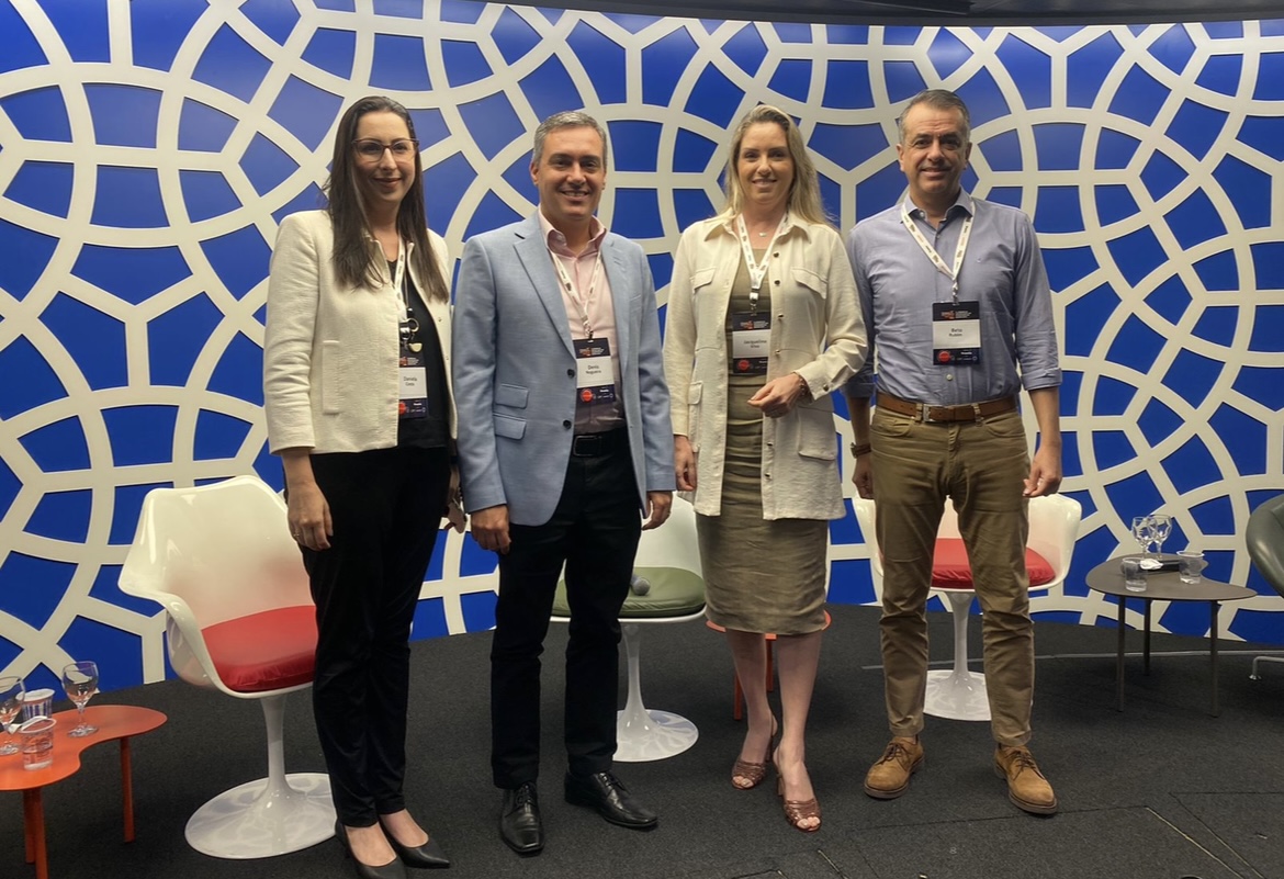 Evento debate a jornada da comunicação e do atendimento no seguro auto