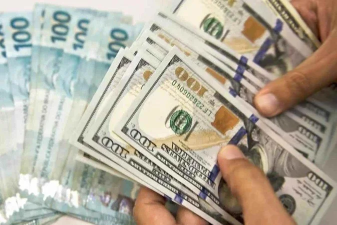 Desvalorização do dólar