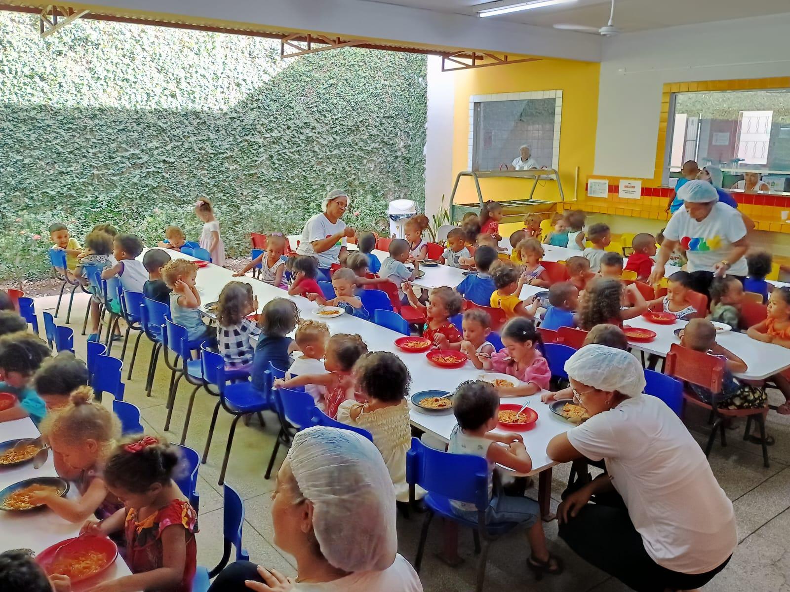 Com apoio da Fundación MAPFRE, oficinas de introdução alimentar e nutrição infantil do CREN transformam as vidas de famílias em Alagoas