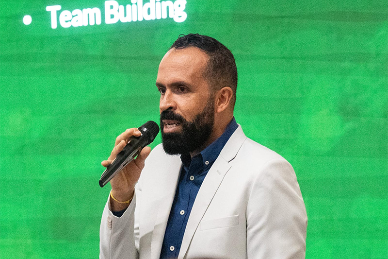 Isaac Ferraz, professor do IBMEC e especialista em governança corporativa, gestão empresarial e liderança