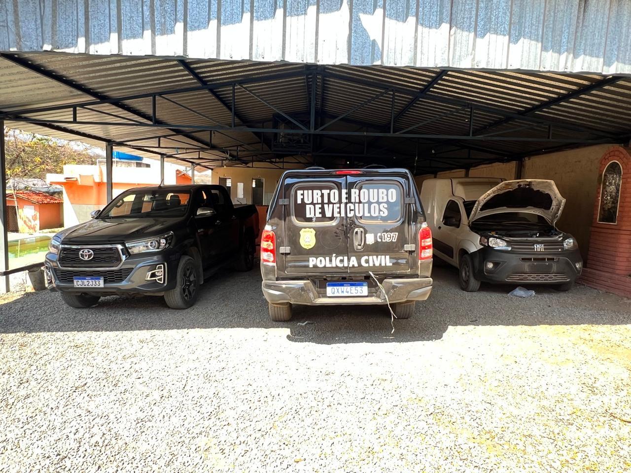 Polícia apreende meia tonelada de maconha em pick-up furtada