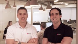 À esquerda Beto Souza Barros e à direita Firmino Freitas