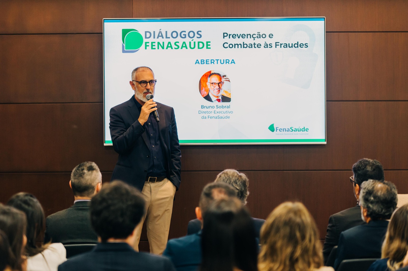 “Diálogos FenaSaúde” estreia com foco na prevenção e no combate às fraudes