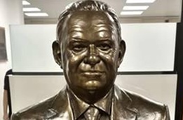 Presidente da Aconseg-RJ destaca homenagem a Antônio Carlos Guimarães Senra, pioneiro das assessorias de seguros no Brasil