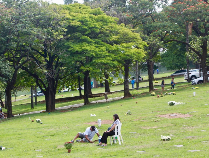 Setor funerário avança
