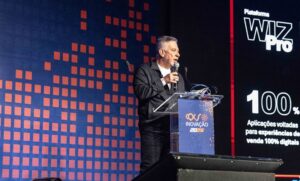 Marcus Vinícius de Oliveira, CEO da Wiz Co, em painel de evento. Créditos: Divulgação