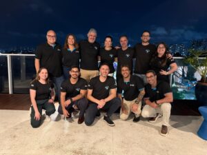 Time da Too Seguros e Banco PAN durante o evento Too em Rota, em Salvador