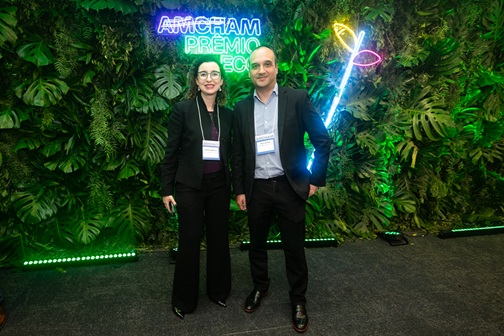 Andressa Meirelles, diretora de Engenharia de Riscos da Zurich Seguros para a América Latina, e Tiago Santana, superintendente de Engenharia de Riscos da Zurich Seguros. Créditos da foto: Mario Miranda