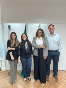 Da esquerda para direita: Danyela Arroxellas, Superintendente Regional da Bradesco Saúde; Sonia Marra, presidente do CVG-RJ; Thiago Guedes Rocha, Superintendência Comercial-RJ Mercado e Gabriela Souza, Gerente Comercial da Bradesco Saúde – Foto: Divulgação