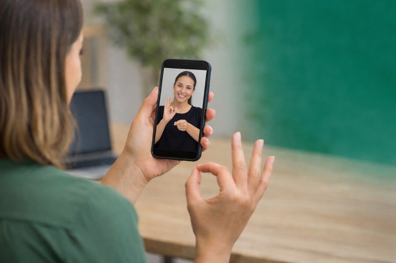 Unimed CNU disponibiliza atendimento em Libras para os beneficiários