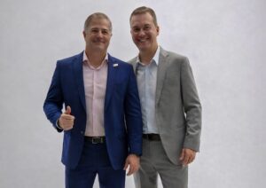 Ronaldo Dalcin, Diretor Comercial Nordeste da Tokio Marine (esquerda) e Cefas Rodrigues, Diretor Comercial Norte da Tokio Marine (direita)